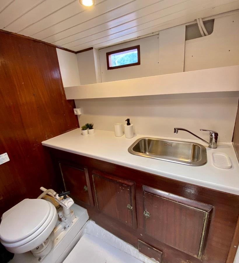 Отель Fantastico Velero En Barcelona Сан-Адриан-де-Бесос Экстерьер фото